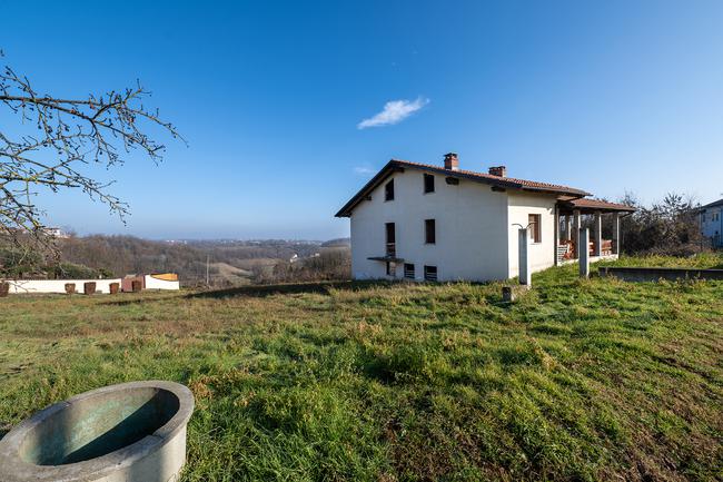 Land for sale in Asti region