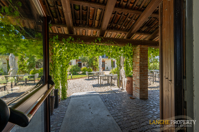 Agriturismo - B&B, restaurant, winery
