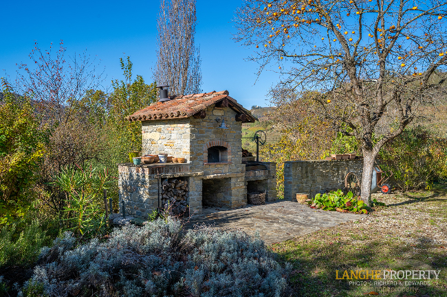 Piedmont Langhe stone farmhouse for sale in wine area, Italy